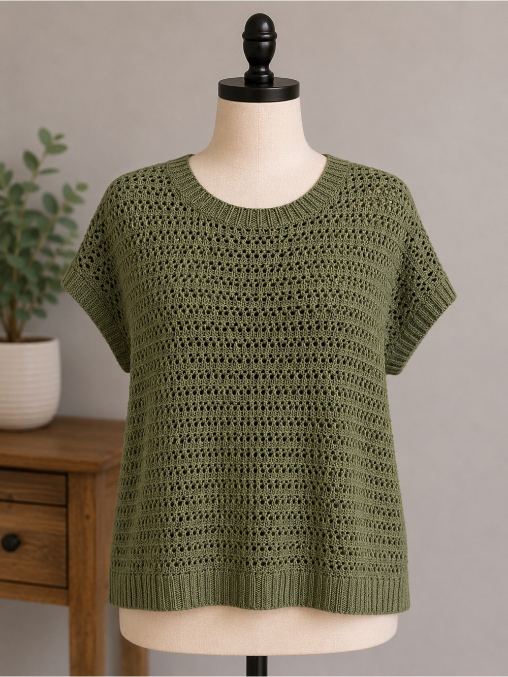 Be cool Open-Knit Boxy Short Sleeve Sweater in Olive Green